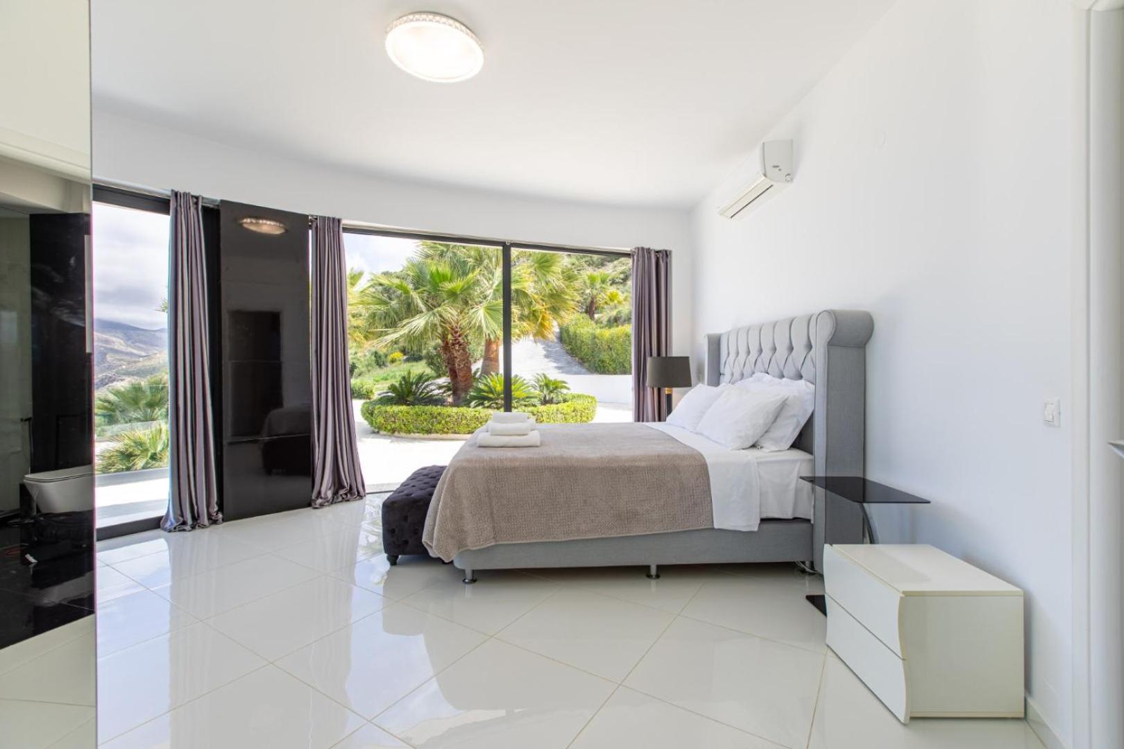 פלאסרנה Villa Dione Palace מראה חיצוני תמונה
